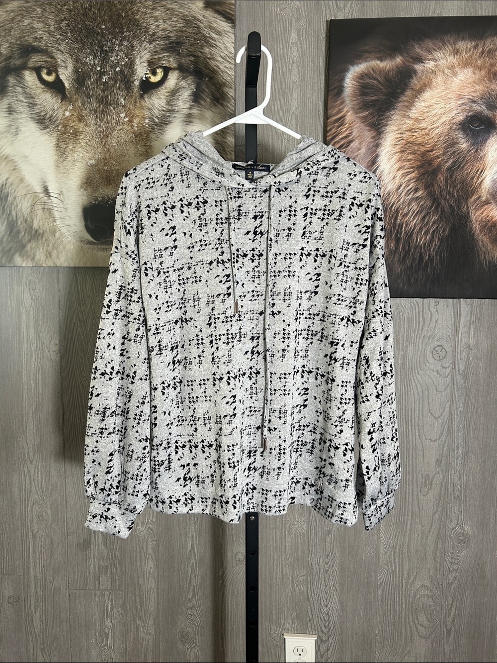 New Adrienne Vittadini Hooded Shirt